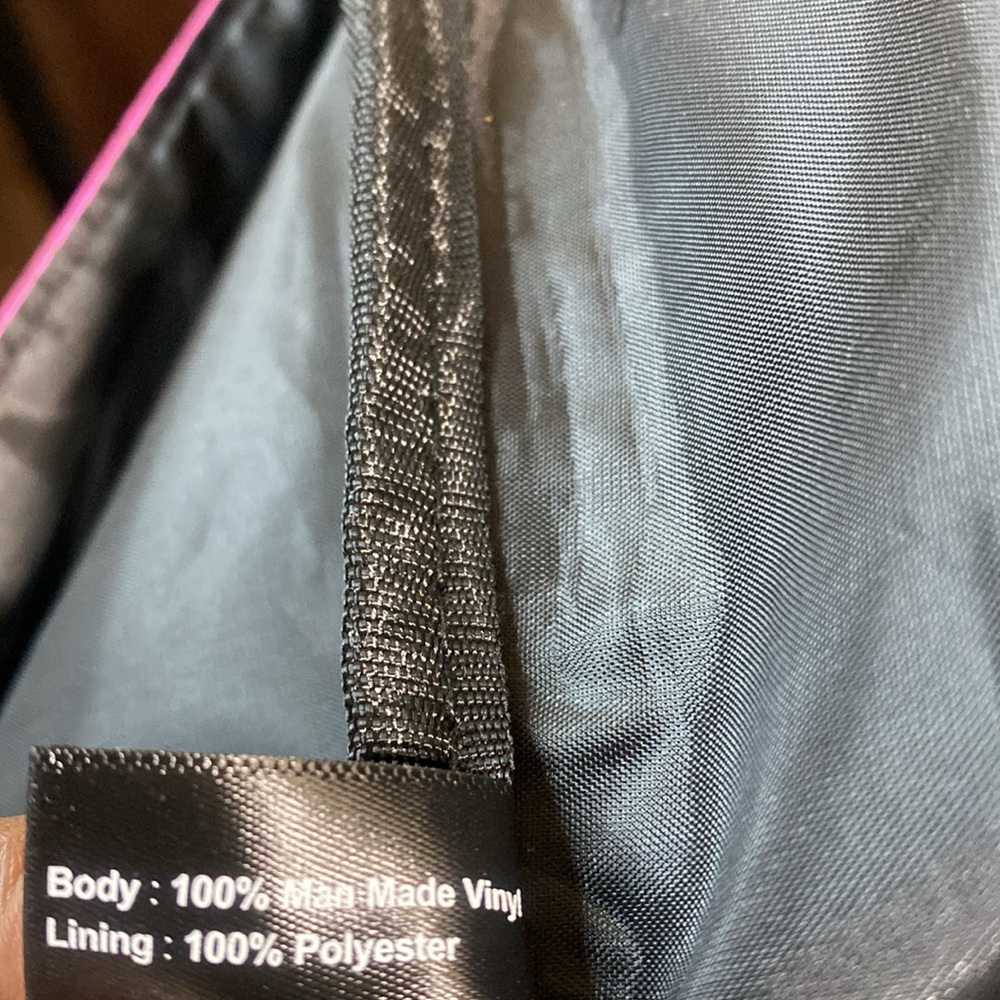 This bag contains magic faux leather tote bag - Picture 10 of 10